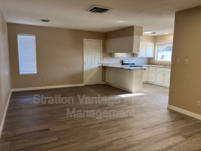 1541 E McNair Dr Tempe, AZ 85284 photo 5