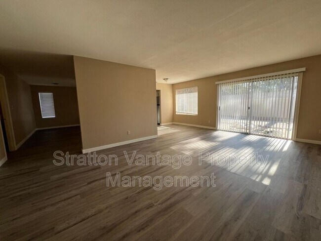 1541 E McNair Dr Tempe, AZ 85284 photo 3