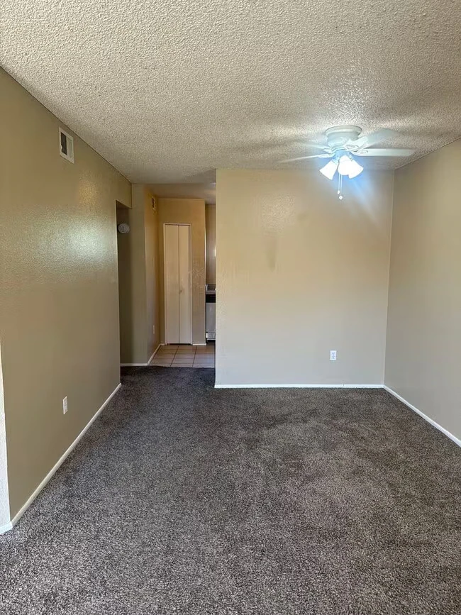 11640 N 51st Ave Glendale, AZ 85304 photo 4