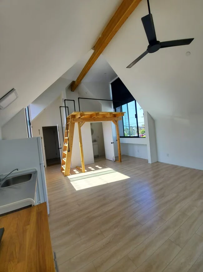 912 S 29th St San Diego, CA 92113 photo 5