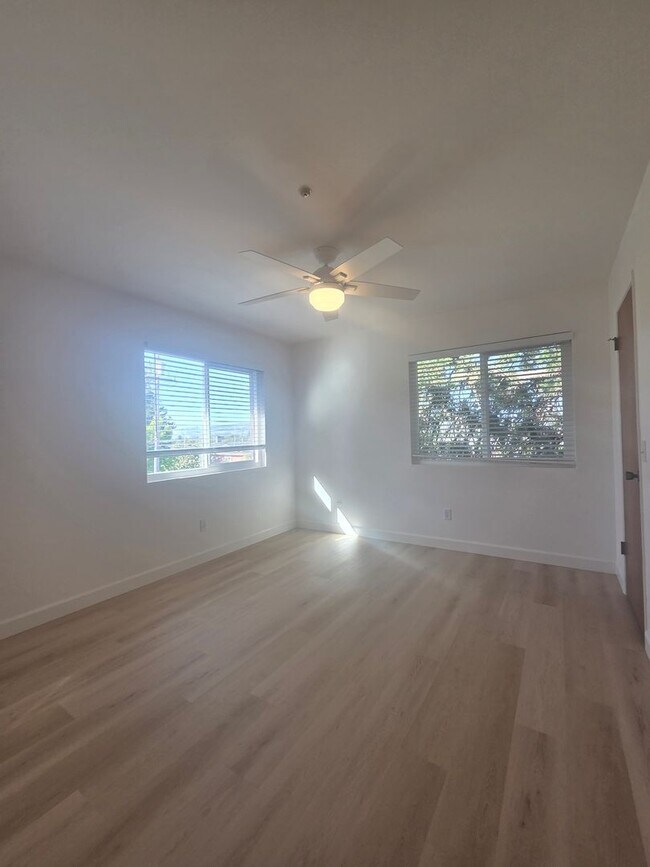 415 Kentucky St Petaluma, CA 94952 photo 3