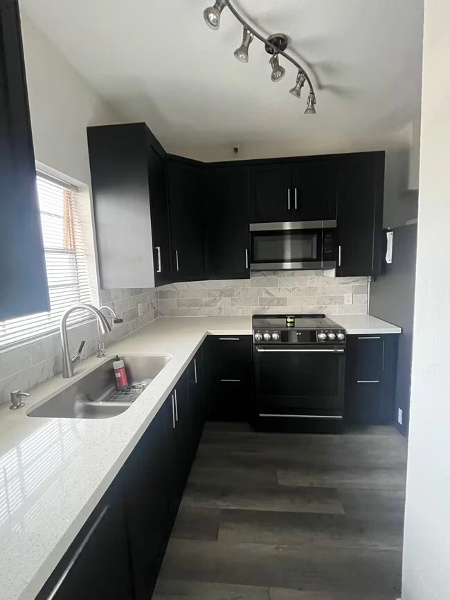 8020 E Thomas Rd Scottsdale, AZ 85251 photo 3