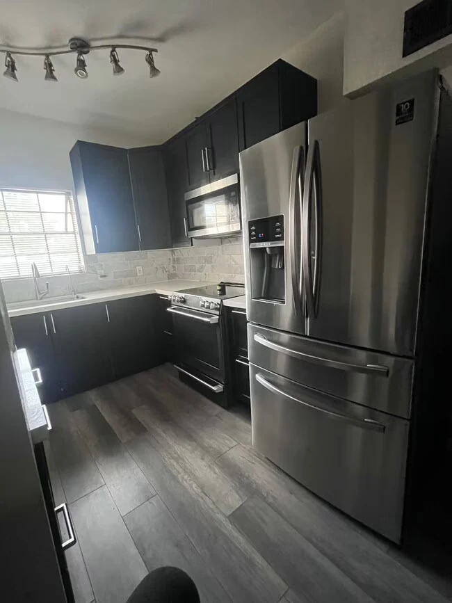 8020 E Thomas Rd Scottsdale, AZ 85251 photo 2