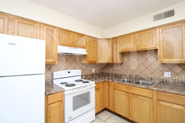 2744 E Tierra Buena Ln Phoenix, AZ 85032 photo 2