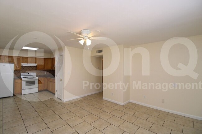 2744 E Tierra Buena Ln Phoenix, AZ 85032 photo 3