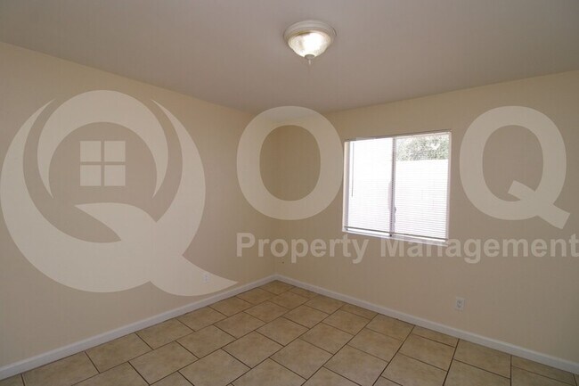 2744 E Tierra Buena Ln Phoenix, AZ 85032 photo 5