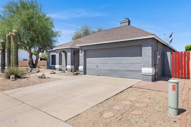 23620 N 42nd Dr photo 3