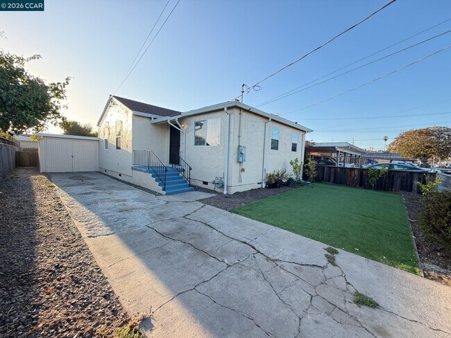 341 S 8th St photo 2