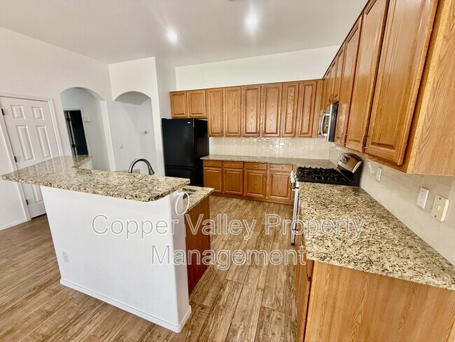 6853 W Remuda Dr Peoria, AZ 85383 photo 3