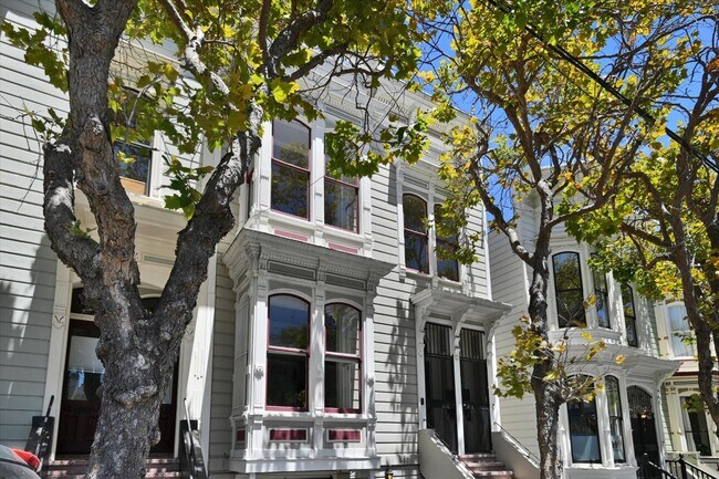 656 Hayes St San Francisco, CA 94102 photo 2