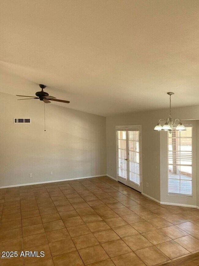 18239 N 38th Dr Glendale, AZ 85308 photo 3