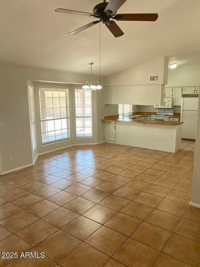 18239 N 38th Dr Glendale, AZ 85308 photo 5