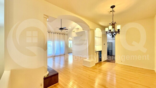 21012 N 56th Ave Glendale, AZ 85308 photo 2