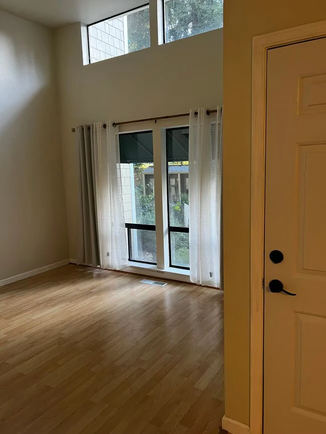 901 Russell Ave Santa Rosa, CA 95403 photo 4