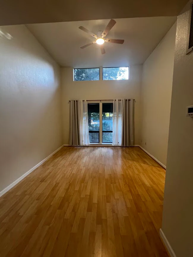 901 Russell Ave Santa Rosa, CA 95403 photo 5