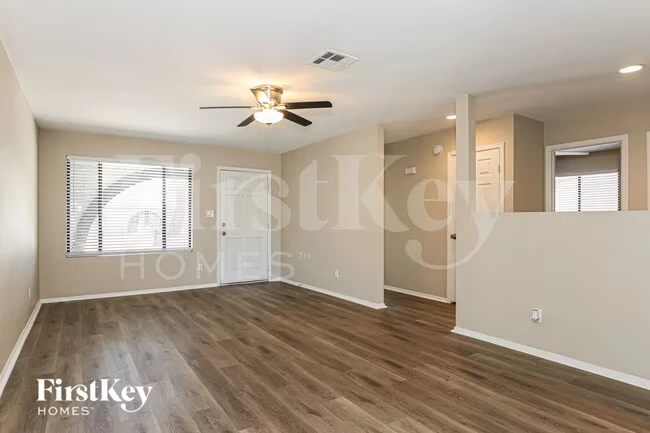 2733 W Villa Rita Dr Phoenix, AZ 85053 photo 2