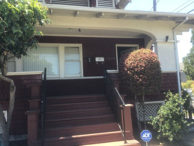 1625 Willow St Alameda, CA 94501 photo 4