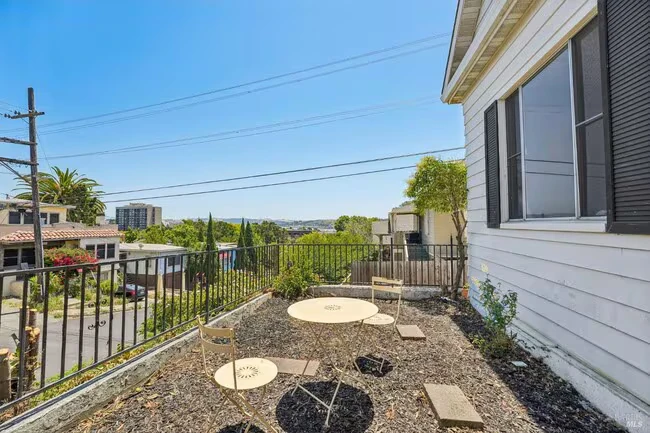 517 Branciforte St Vallejo, CA 94590 photo 5