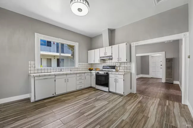 517 Branciforte St Vallejo, CA 94590 photo 3