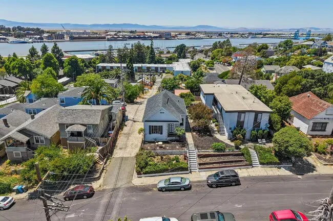 517 Branciforte St Vallejo, CA 94590 photo 4