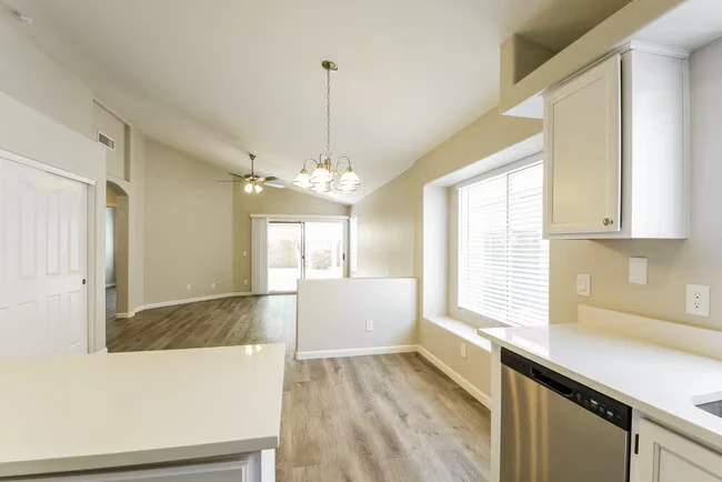 20428 N 9th St Phoenix, AZ 85024 photo 4