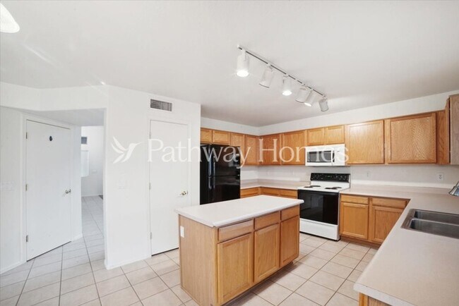 11781 W Overlin Ln Avondale, AZ 85323 photo 4