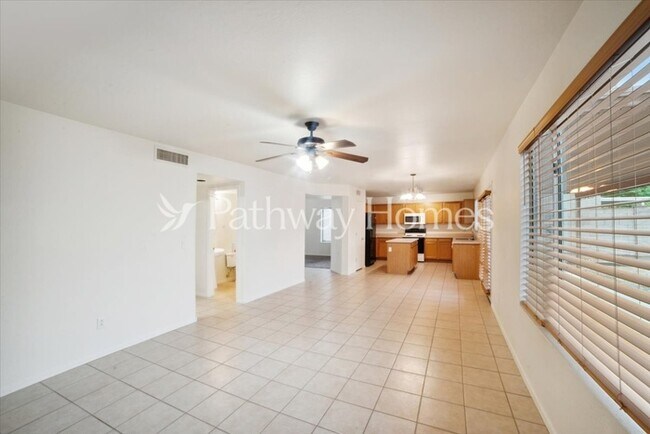 11781 W Overlin Ln Avondale, AZ 85323 photo 3
