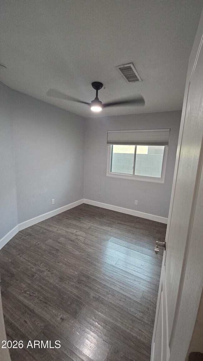 151 W Sagebrush St Gilbert, AZ 85233 photo 4