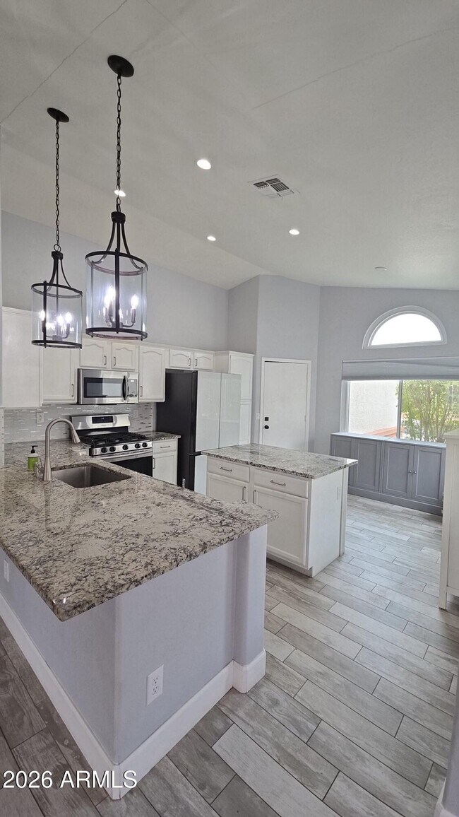 151 W Sagebrush St Gilbert, AZ 85233 photo 3