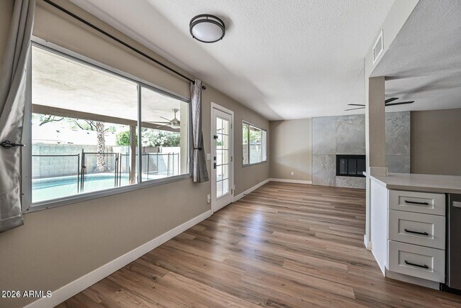 5930 S Juniper St Tempe, AZ 85283 photo 3