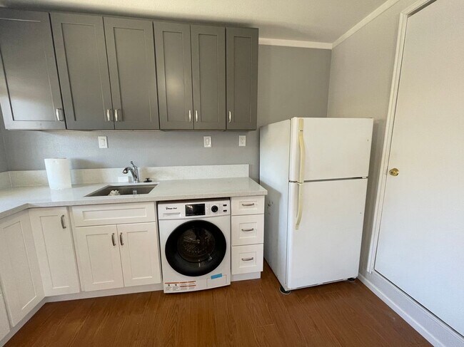 148 W Hall Ave San Diego, CA 92173 photo 4