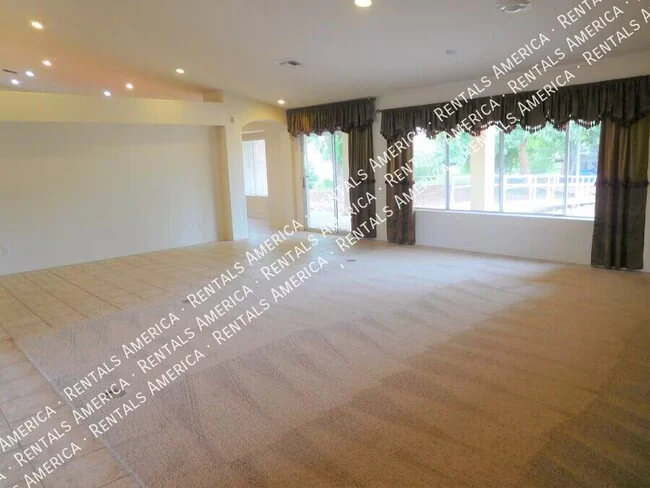 5747 N 105th Ln Glendale, AZ 85307 photo 4