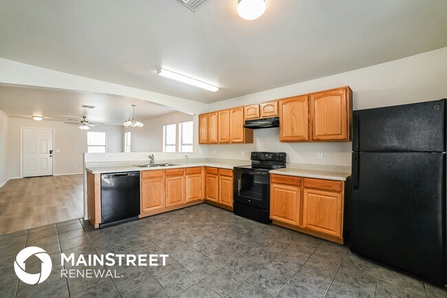 2420 W Roeser Rd Phoenix, AZ 85041 photo 5