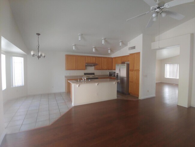 1110 W Raven Dr Chandler, AZ 85286 photo 4