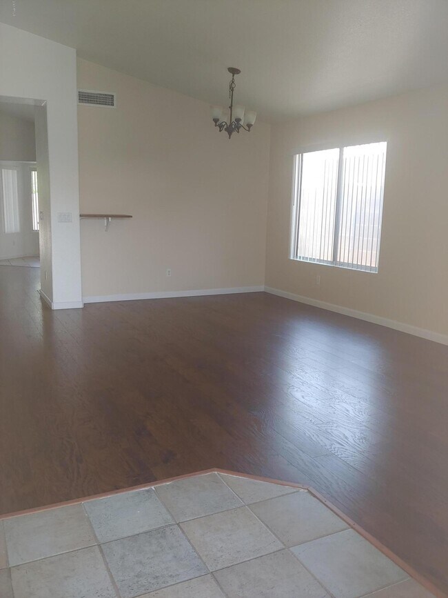 1110 W Raven Dr Chandler, AZ 85286 photo 2
