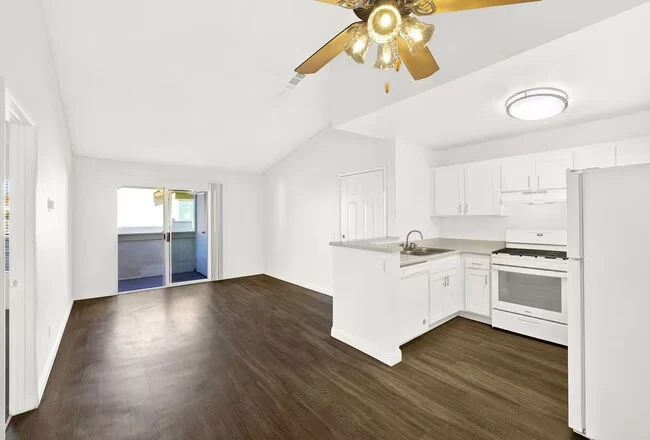 Murrieta Meadows Apartments photo 5