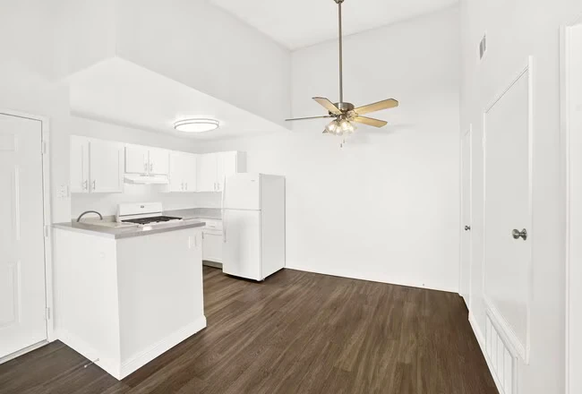 Murrieta Meadows Apartments photo 4