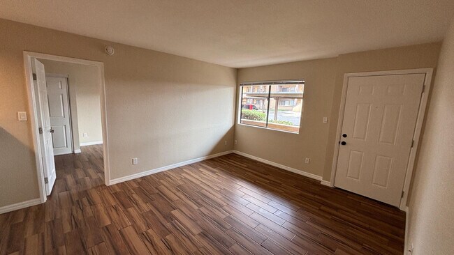 3601 W Tierra Buena Ln Phoenix, AZ 85053 photo 3