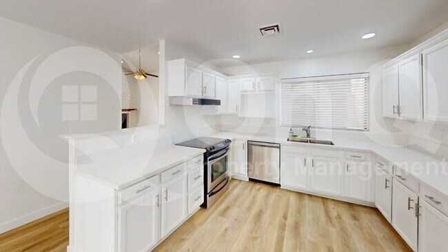 8749 E Belleview St Scottsdale, AZ 85257 photo 3
