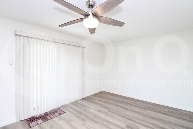 14646 N 90th Dr Peoria, AZ 85381 photo 4