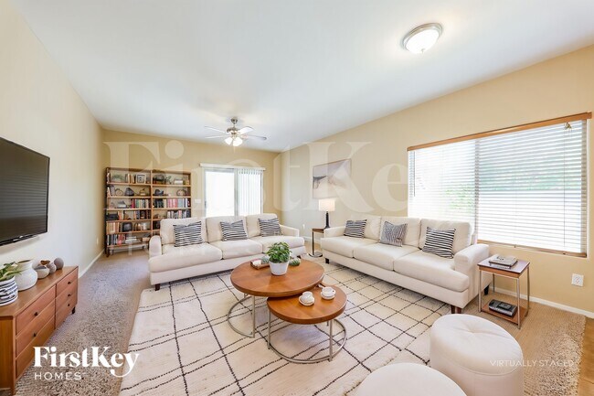 4614 W Fortune Dr Phoenix, AZ 85086 photo 4