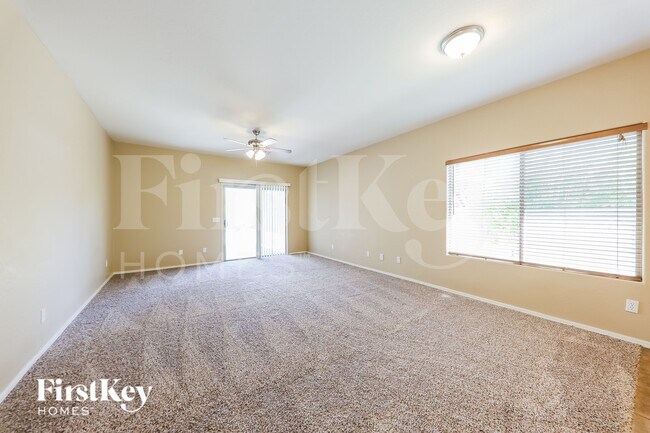 4614 W Fortune Dr Phoenix, AZ 85086 photo 3