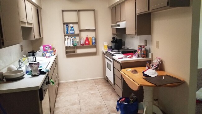 9916 W Lancaster Dr Sun City, AZ 85351 photo 3