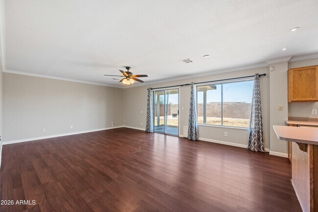 210 E Jasper Ct photo 4