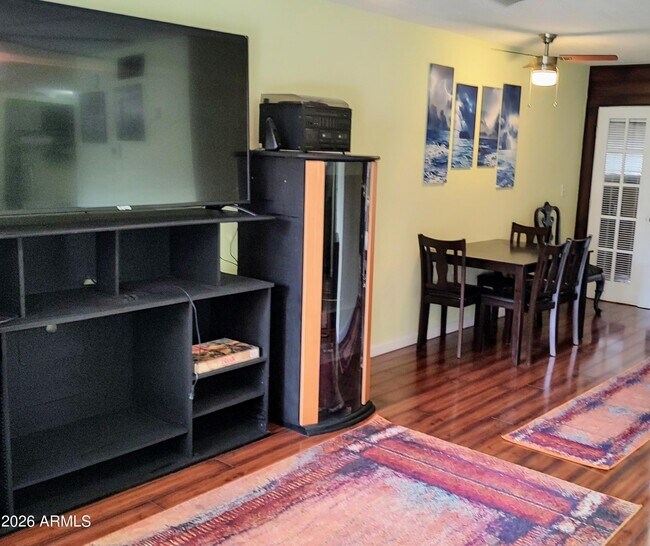 461 W Holmes Ave Mesa, AZ 85210 photo 2