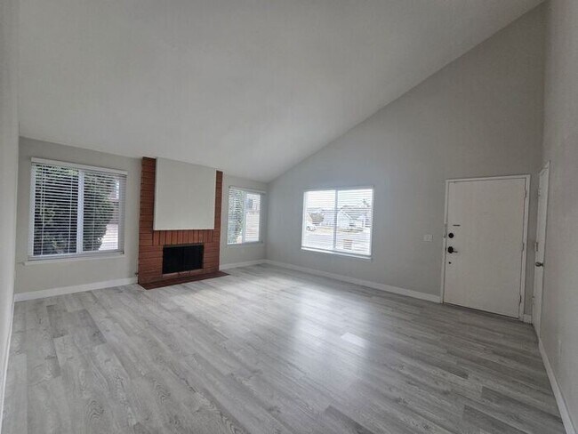 11321 Volans St San Diego, CA 92126 photo 2