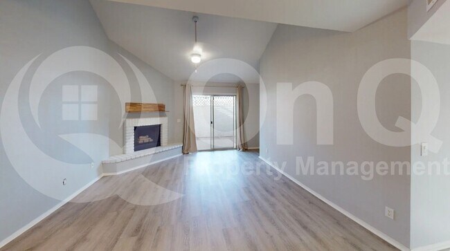 2118 E Center Ln Tempe, AZ 85281 photo 3