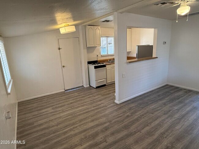 2336 N 10th St Phoenix, AZ 85006 photo 4