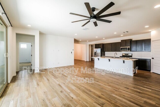 10163 W Crittenden Ln Avondale, AZ 85392 photo 2