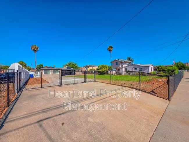 640 Claydelle Ave El Cajon, CA 92020 photo 2